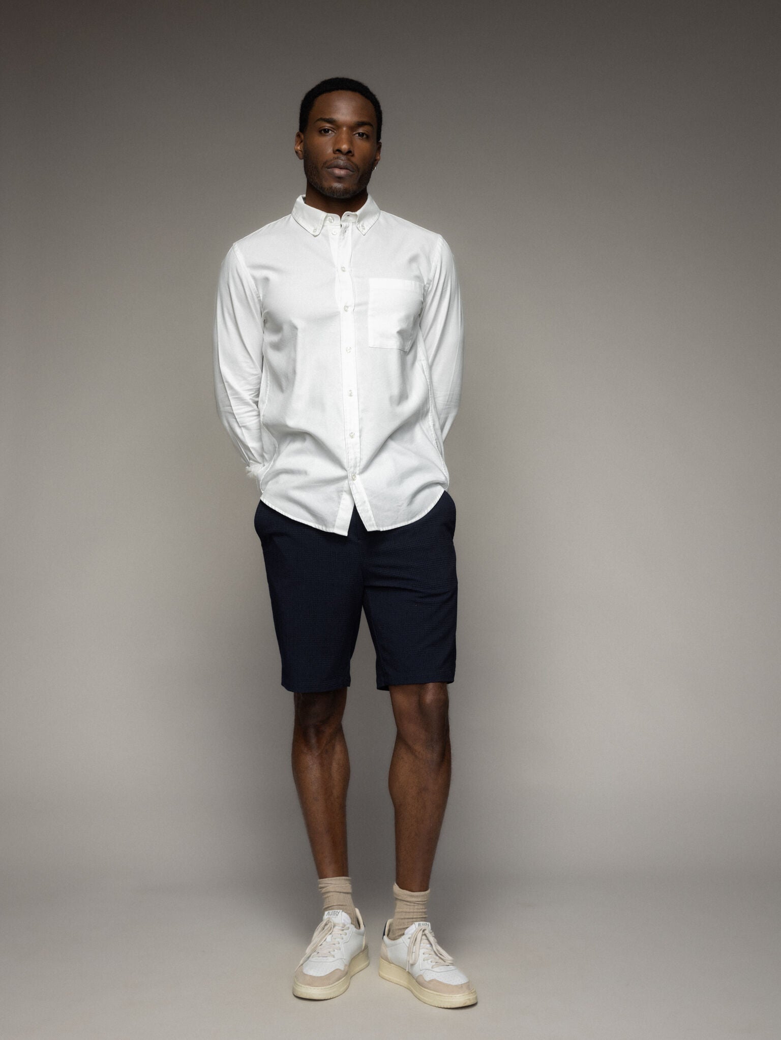 Modelshot / White / Detail